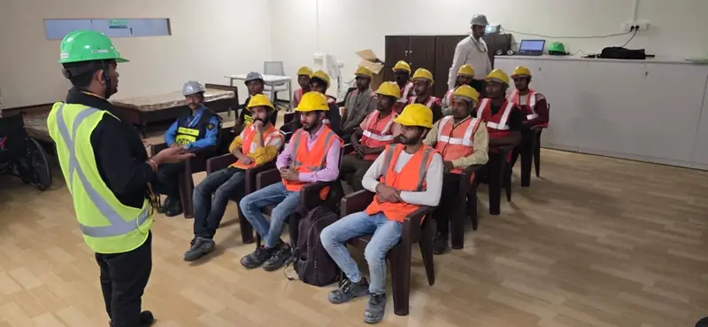 Safety briefing with The Wall Fashion site team